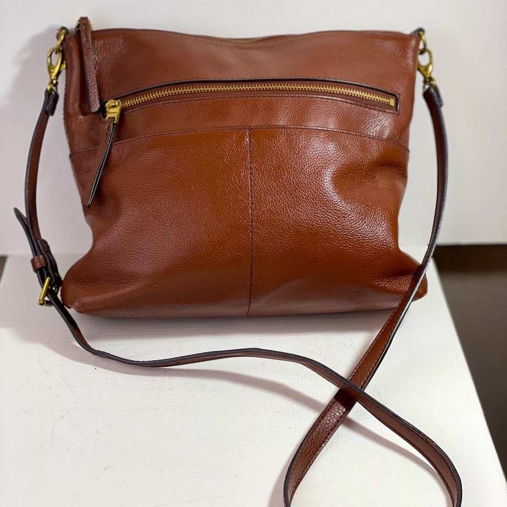 Fossil leather crossbody hobo!